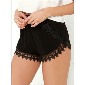Women's Lace Shorts Scallop Adrift Black Lace Casual Shorts Large NWOT